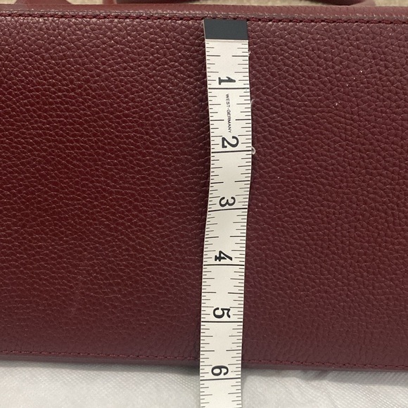 Michael Kors Fine Leather Handbag - Picture 11 of 12